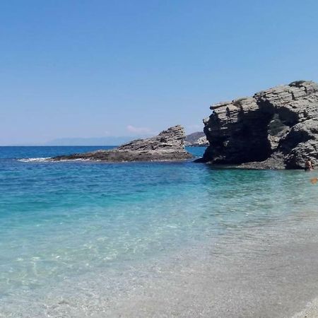 Moka Evia Island Hotel Akhladheri Bagian luar foto