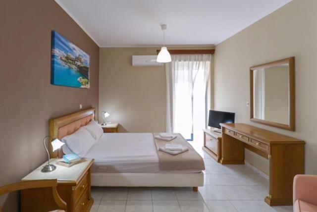 Moka Evia Island Hotel Akhladheri Bagian luar foto
