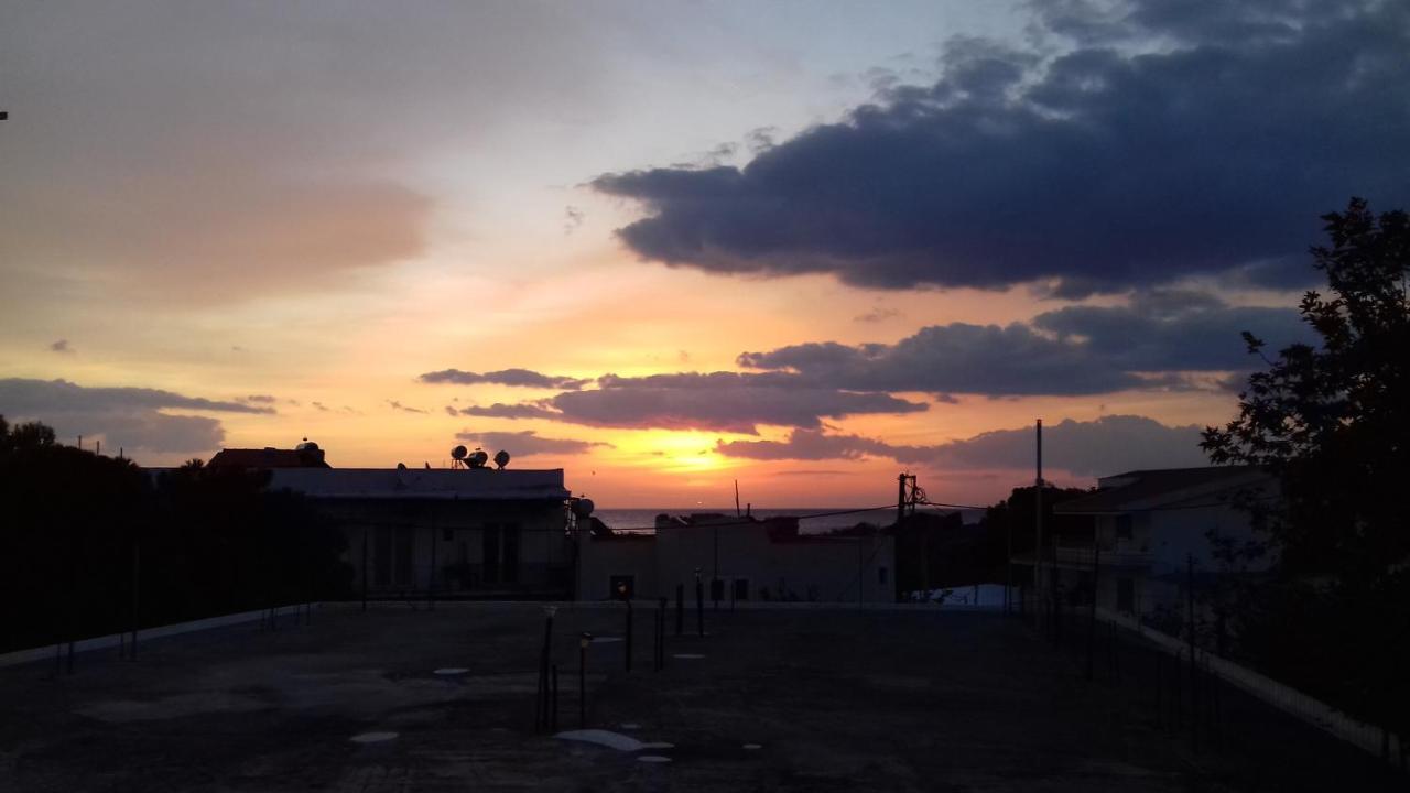 Moka Evia Island Hotel Akhladheri Bagian luar foto