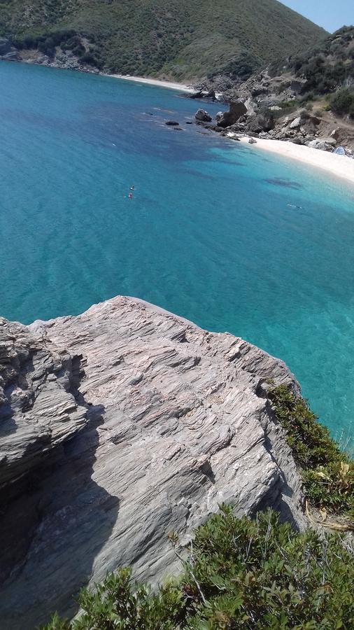 Moka Evia Island Hotel Akhladheri Bagian luar foto
