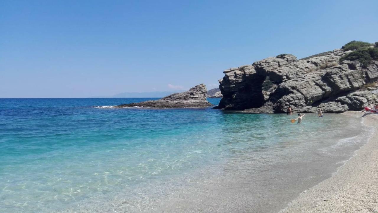 Moka Evia Island Hotel Akhladheri Bagian luar foto