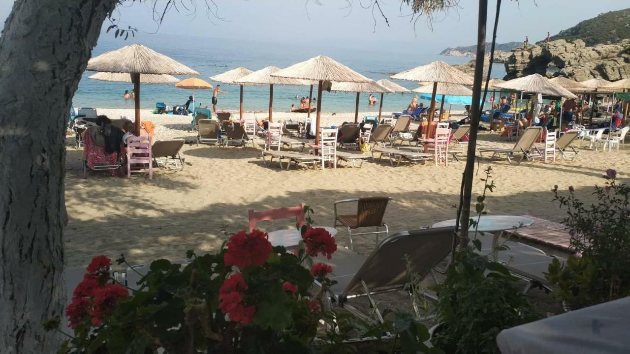 Moka Evia Island Hotel Akhladheri Bagian luar foto